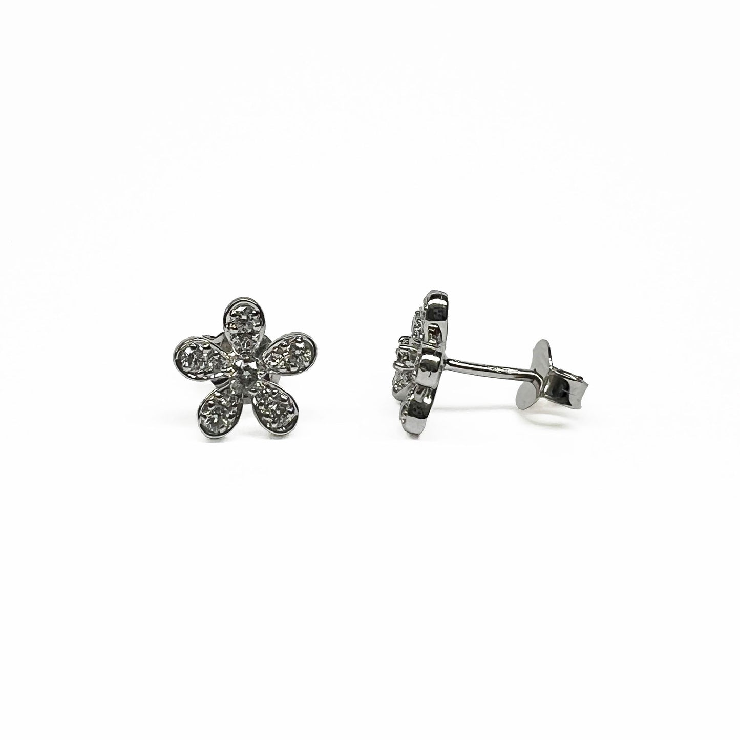18kw diamond flower stud earrings